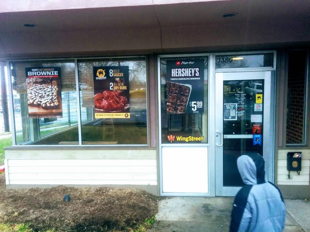 Pizza Hut | meal takeaway | 400 Tiffany Dr Ste H, Waynesboro, VA 22980, USA | 5409439092 OR +1 540-943-9092