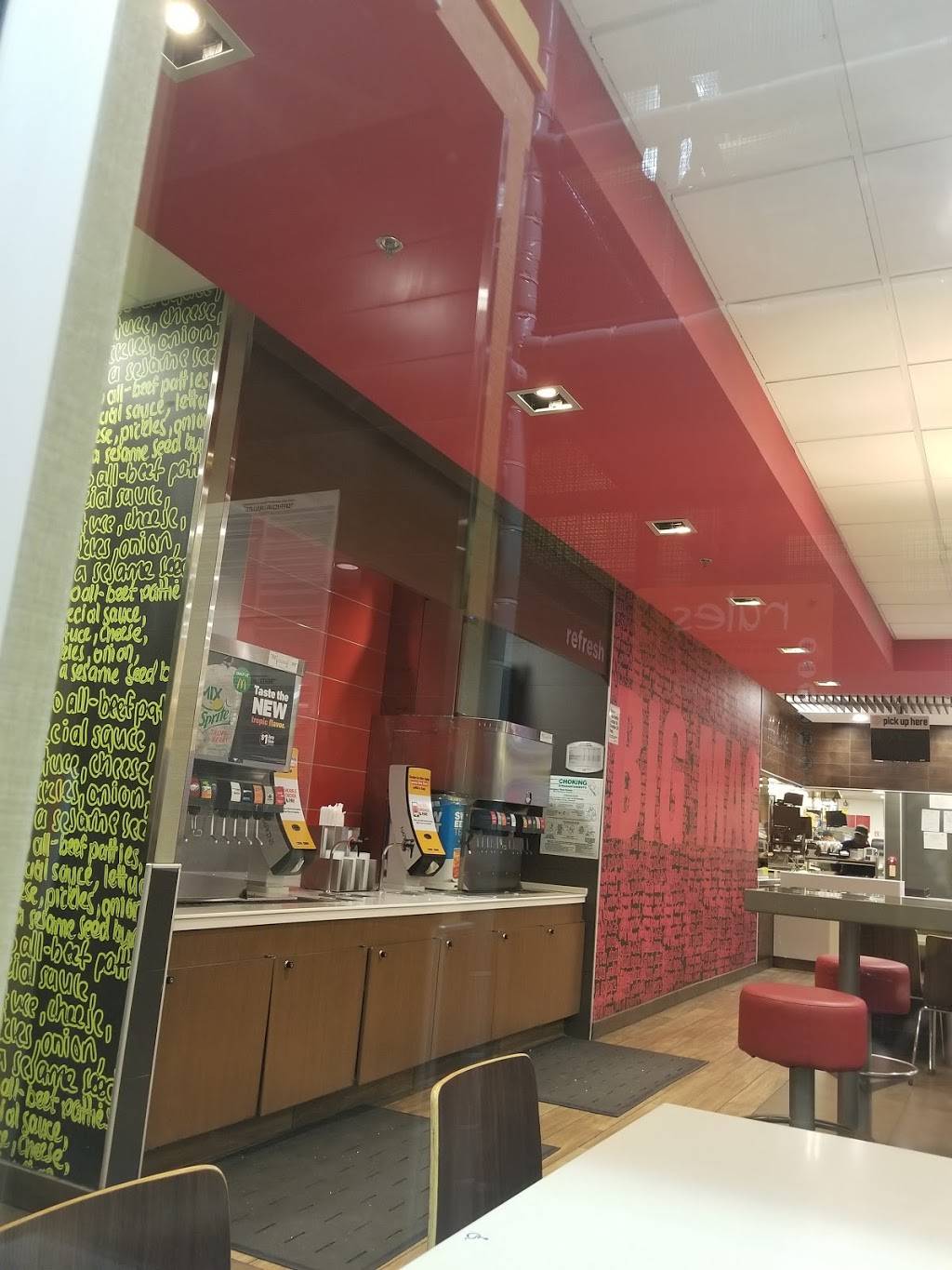 McDonalds | cafe | 901 N Resler Dr, El Paso, TX 79912, USA | 9155818132 OR +1 915-581-8132