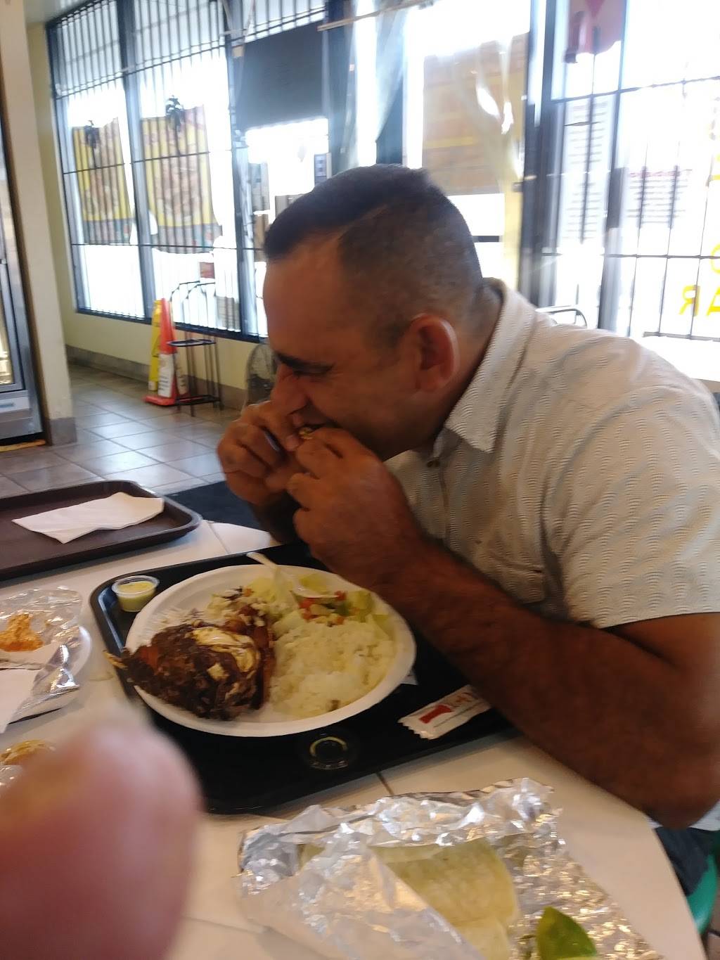 Plaza De Mariscos | restaurant | 2424 E Gage Ave, Huntington Park, CA 90255, USA | 3235817280 OR +1 323-581-7280