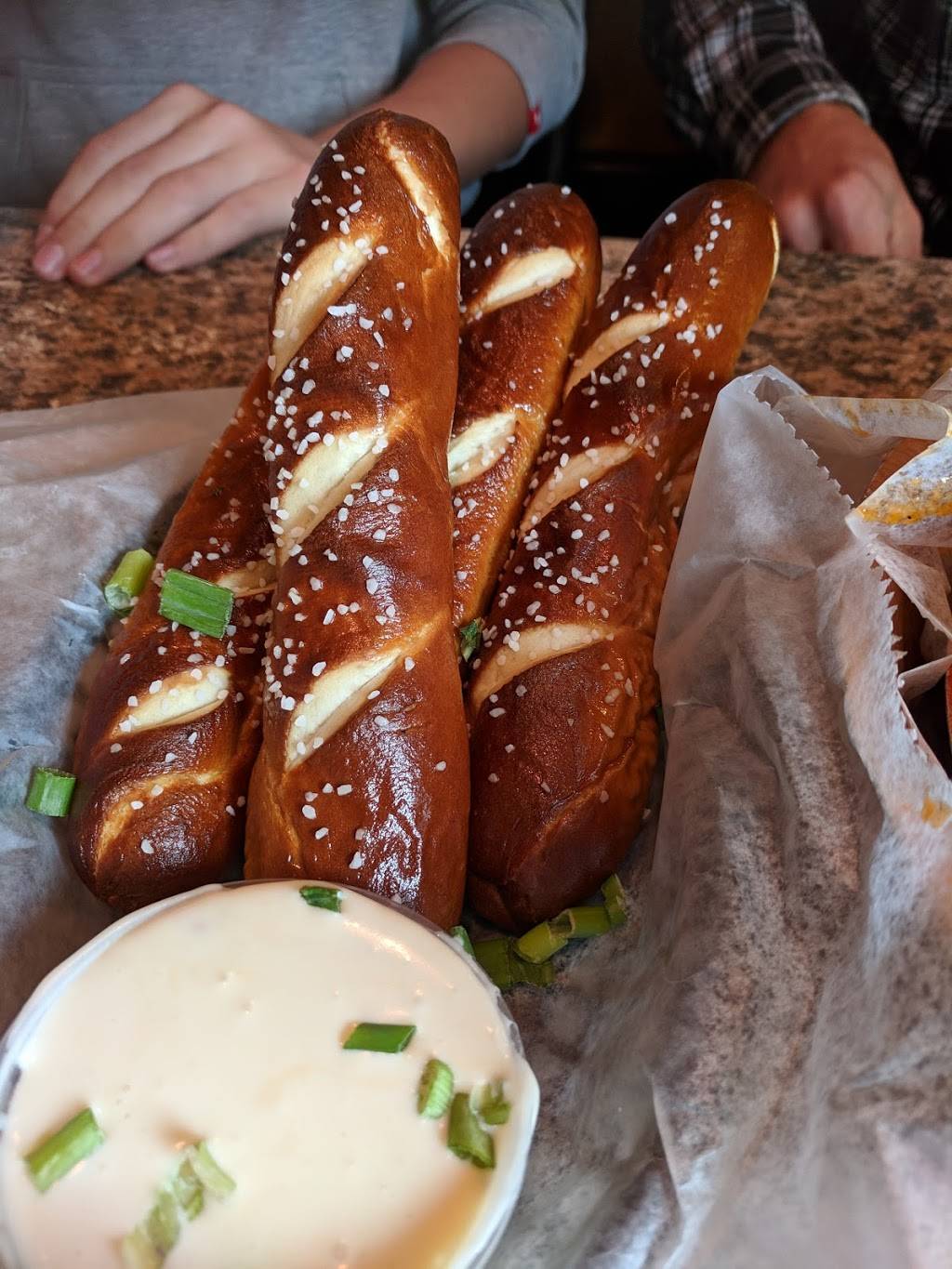 Rusty Nail Grill and Tavern | restaurant | 1781 U.S. 9, Clifton Park, NY 12065, USA | 5183719875 OR +1 518-371-9875