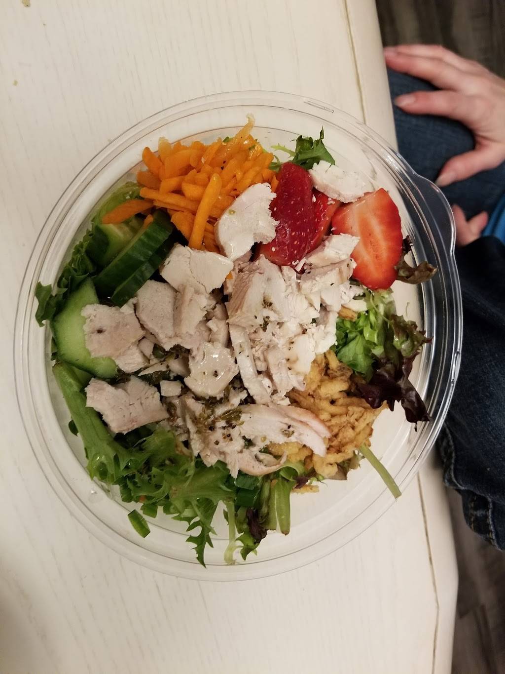 La Shoppe saladebar & granola | restaurant | 14 Rue Tourigny local 1, Victoriaville, QC G6P 4C4, Canada | 8196046070 OR +1 819-604-6070