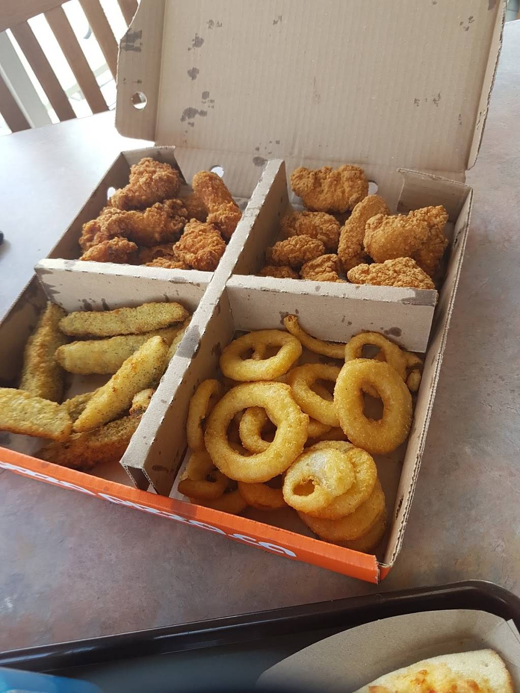 Pizza Pizza | meal delivery | 609 Dundas St, Woodstock, ON N4S 1C9, Canada | 5194211111 OR +1 519-421-1111