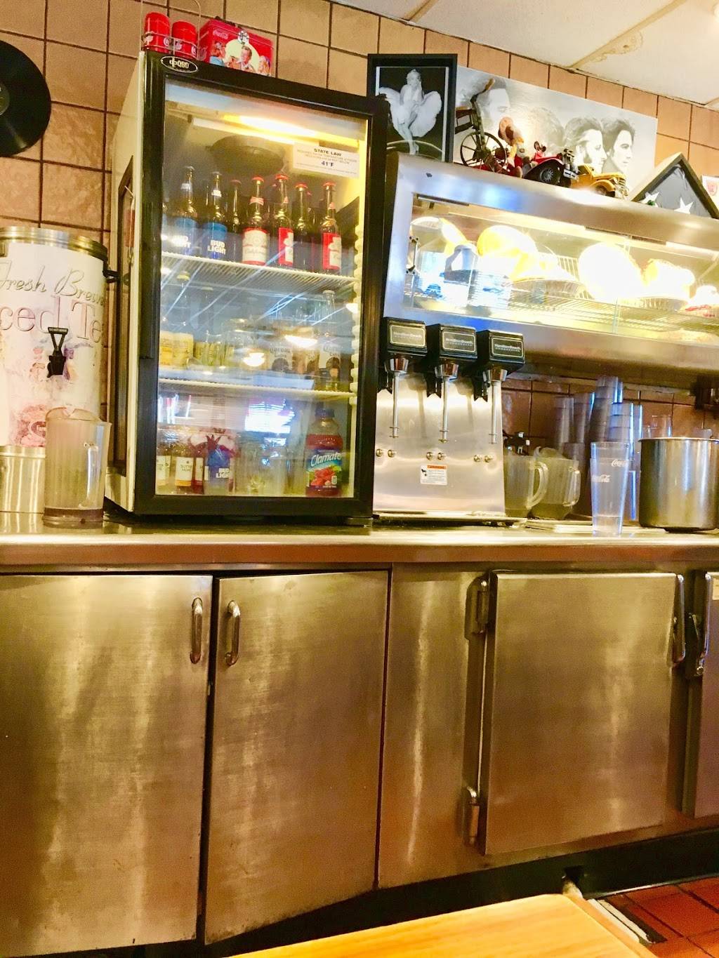 Billy Js Restaurant | restaurant | 9976 Sierra Ave, Fontana, CA 92335, USA | 9093500939 OR +1 909-350-0939