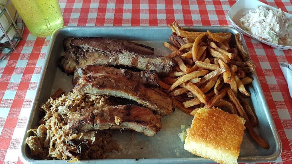 The Pipeline Smokehouse & Bar | restaurant | 9104 US-31, West Olive, MI 49460, USA | 6167380088 OR +1 616-738-0088