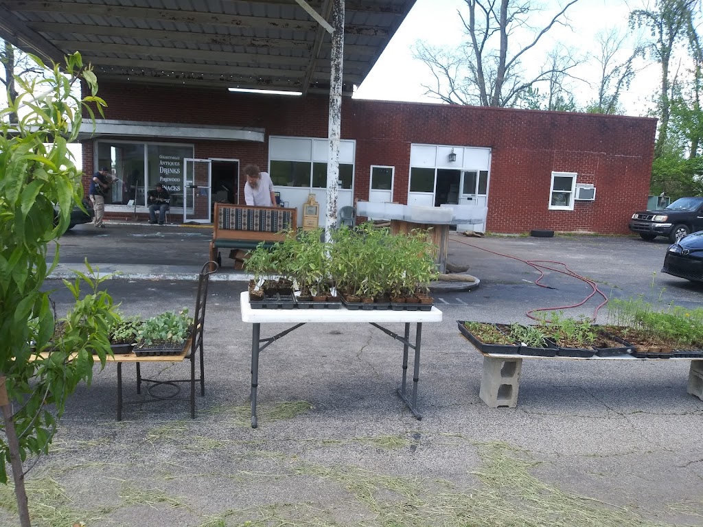 Driftwood trading post | restaurant | 2380 IN-135, Vallonia, IN 47281, USA | 8125287509 OR +1 812-528-7509