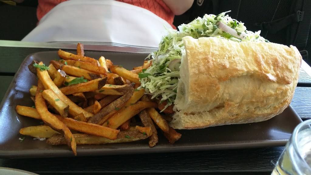 THE|COMMONS | restaurant | 49 W 10th St, Tracy, CA 95376, USA | 2098355040 OR +1 209-835-5040