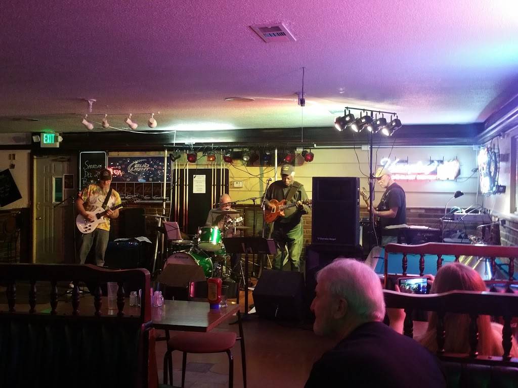 Red Dog Saloon | restaurant | 1600 W 23rd St, Muncie, IN 47302, USA | 7652860255 OR +1 765-286-0255