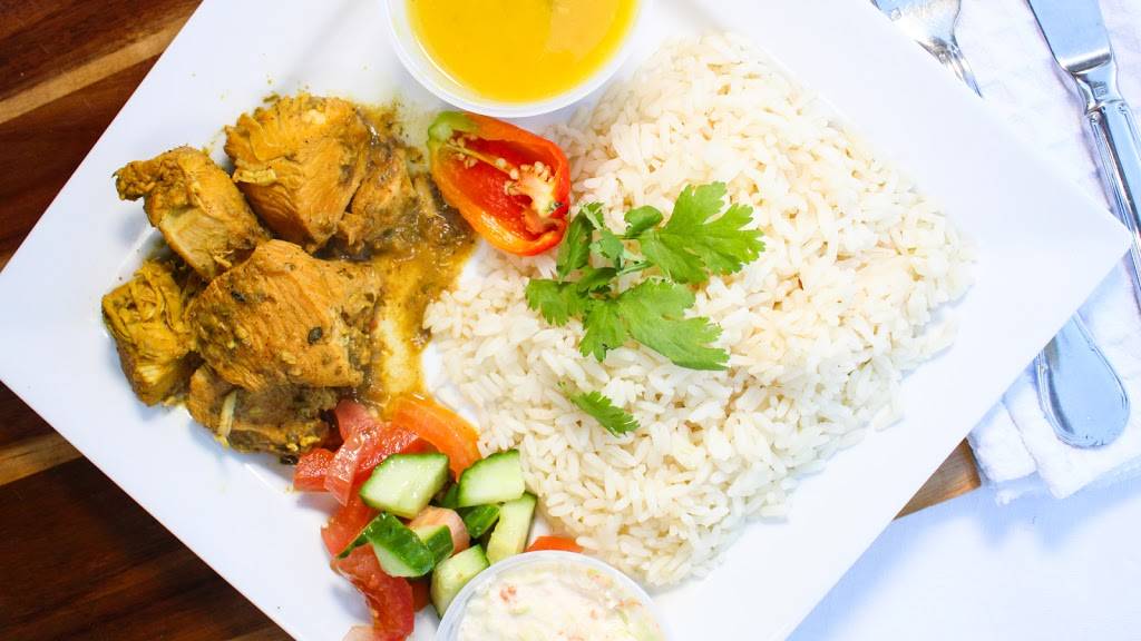 Lenas Roti & Doubles | restaurant | 6990 Financial Dr, Mississauga, ON L5N 8J4, Canada | 9058214000 OR +1 905-821-4000