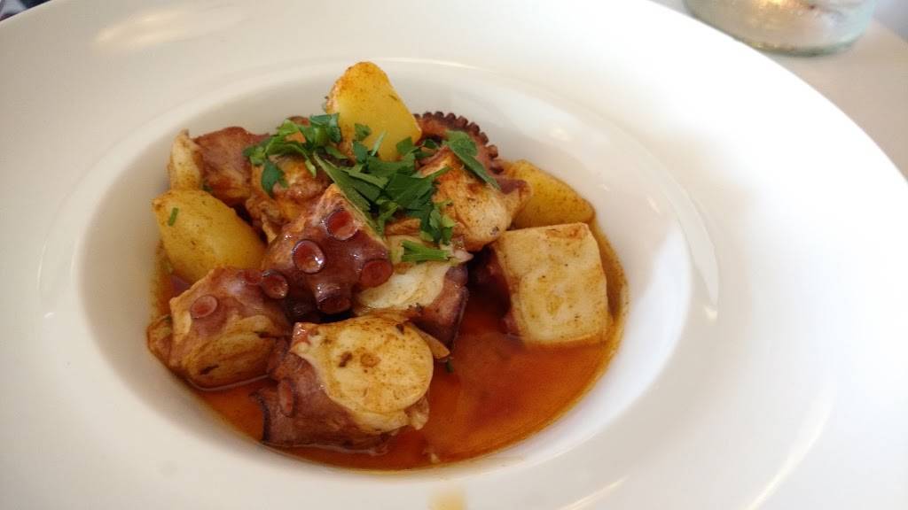 LaVinia Restaurant | restaurant | 2350 Lake Shore Blvd W, Etobicoke, ON M8V 1B6, Canada | 6477482350 OR +1 647-748-2350