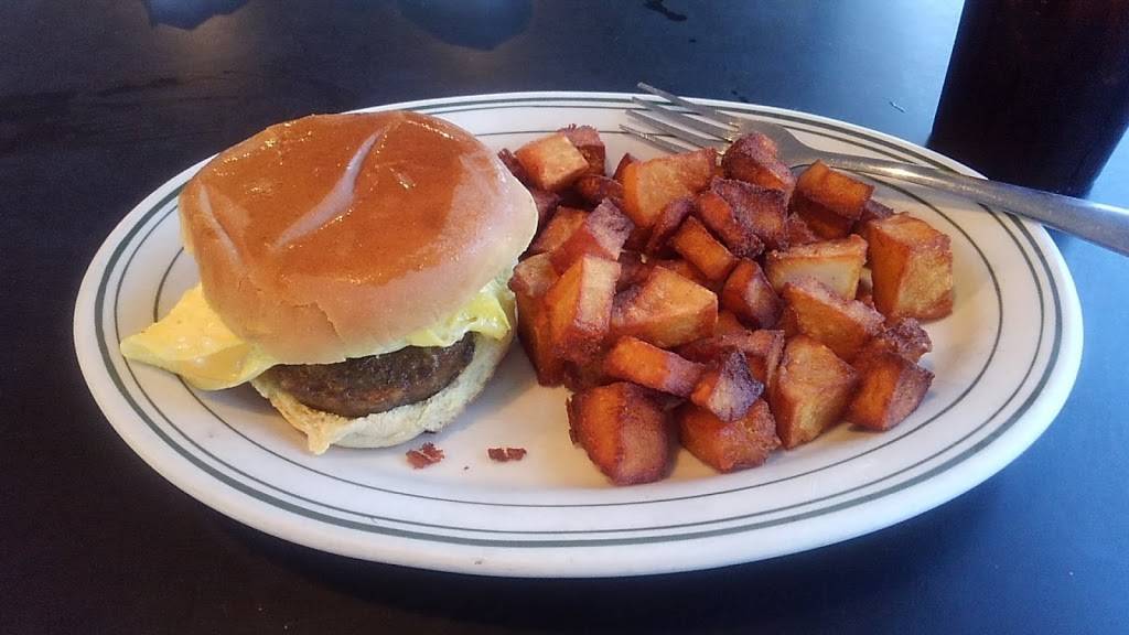 The HIH Burger | restaurant | 413 S 4th St, Murray, KY 42071, USA | 2707531151 OR +1 270-753-1151