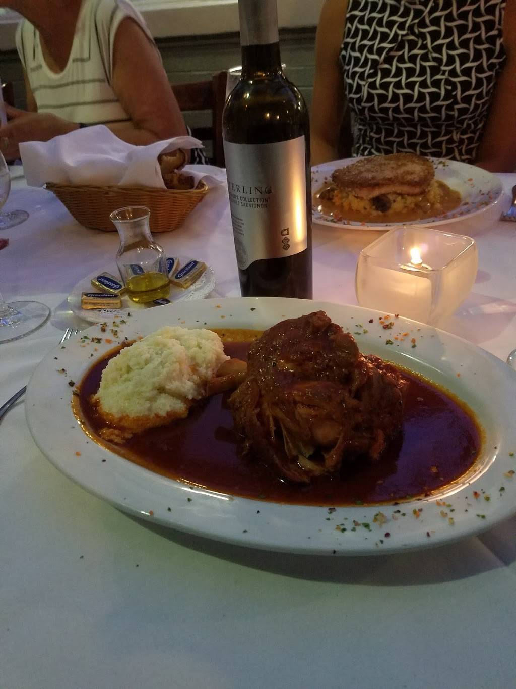 Portofinos Restaurant & Bar | restaurant | 937 State St, New Haven, CT 06511, USA | 2035621414 OR +1 203-562-1414