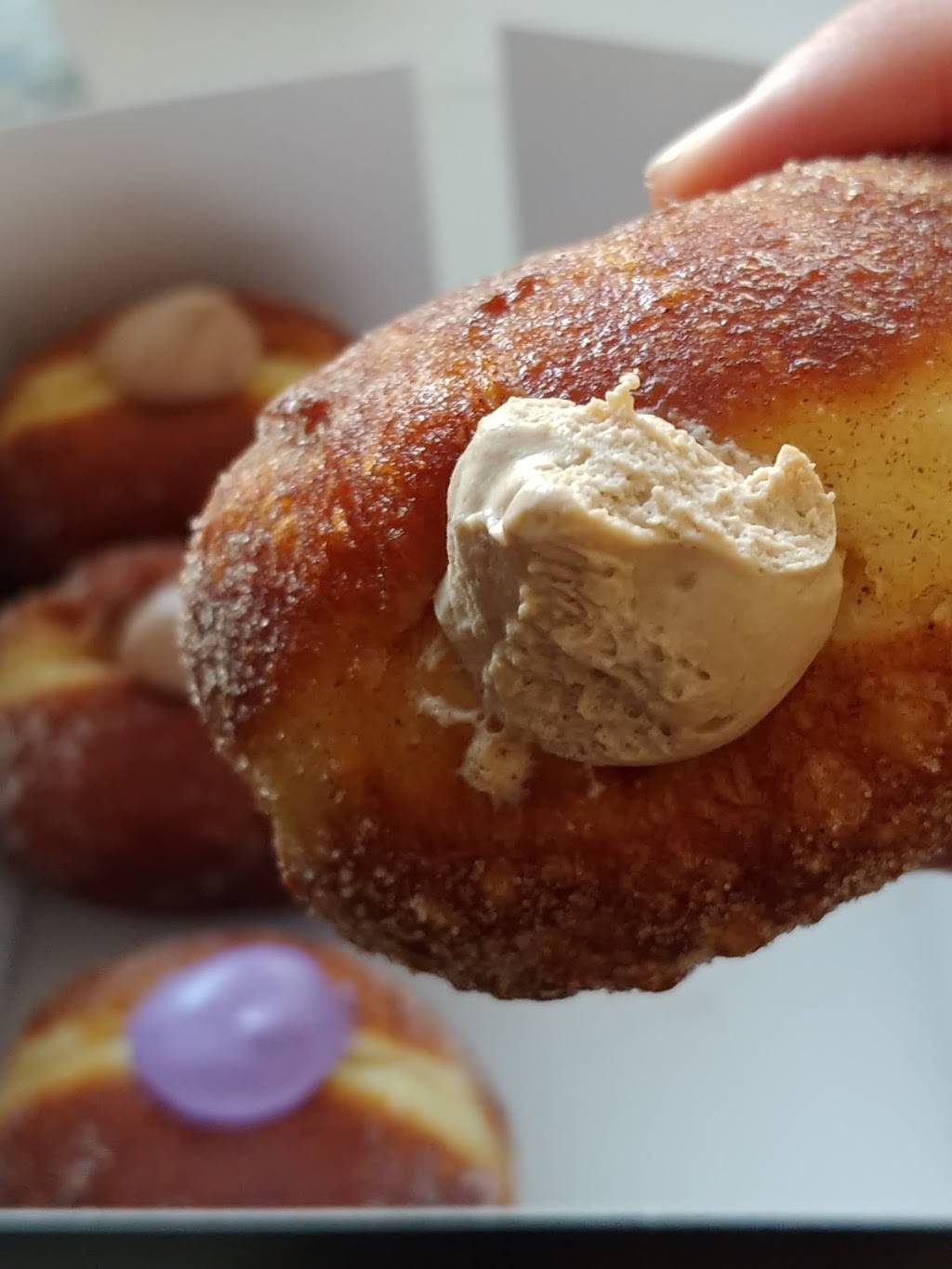 B Doughnut | restaurant | 44715 Thorndike St, Ashburn, VA 20147, USA | 5712930554 OR +1 571-293-0554