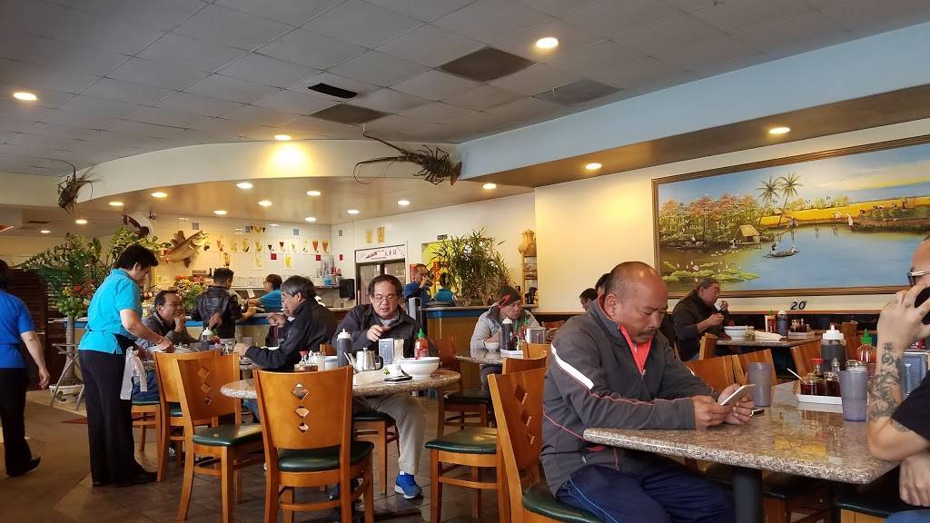 Pho Xe Lua | restaurant | 5331 Stockton Blvd, Sacramento, CA 95820, USA | 9164518838 OR +1 916-451-8838