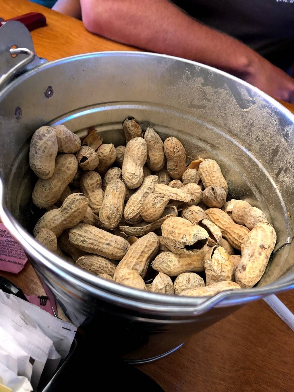 Texas Roadhouse | restaurant | 15150 Veterans Memorial Pkwy, Wentzville, MO 63385, USA | 6363277225 OR +1 636-327-7225