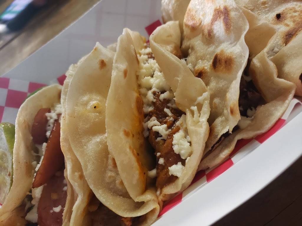 Texas Tacos | restaurant | 208 S Main St, Highlands, TX 77562, USA | 2818398661 OR +1 281-839-8661