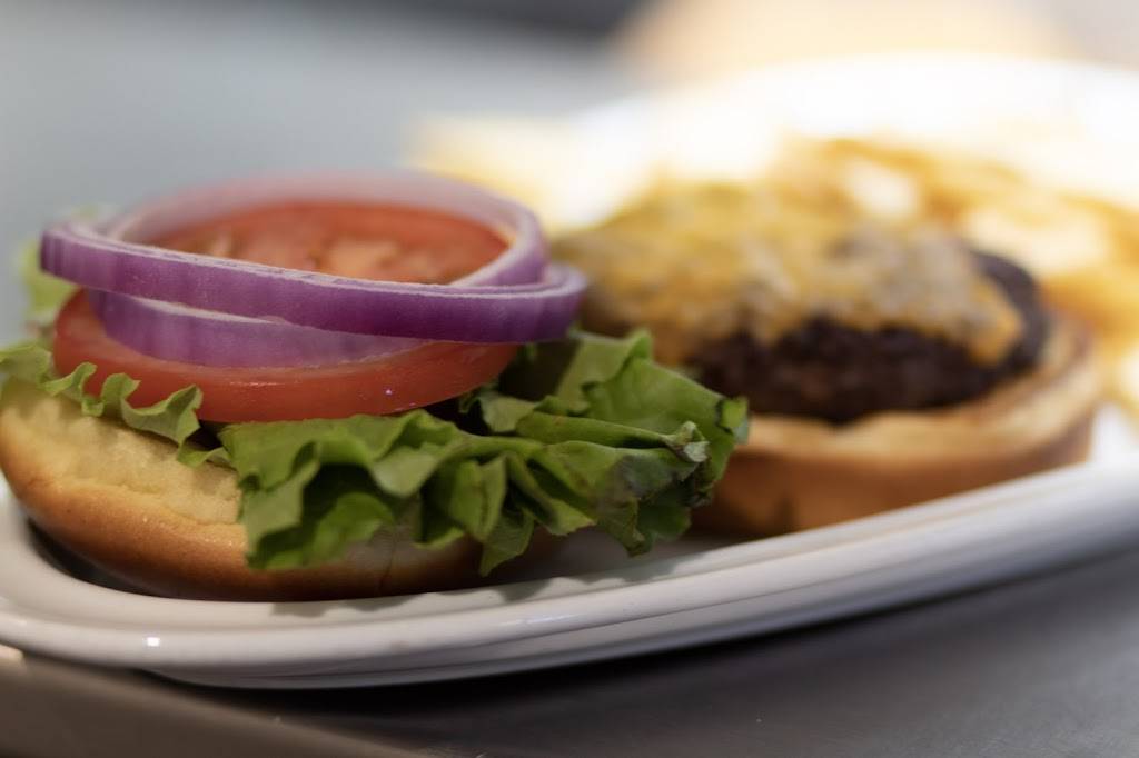 Devinos Sports Bar & Grill | restaurant | 4 Endicott St, Cincinnati, OH 45218, USA | 5139751004 OR +1 513-975-1004