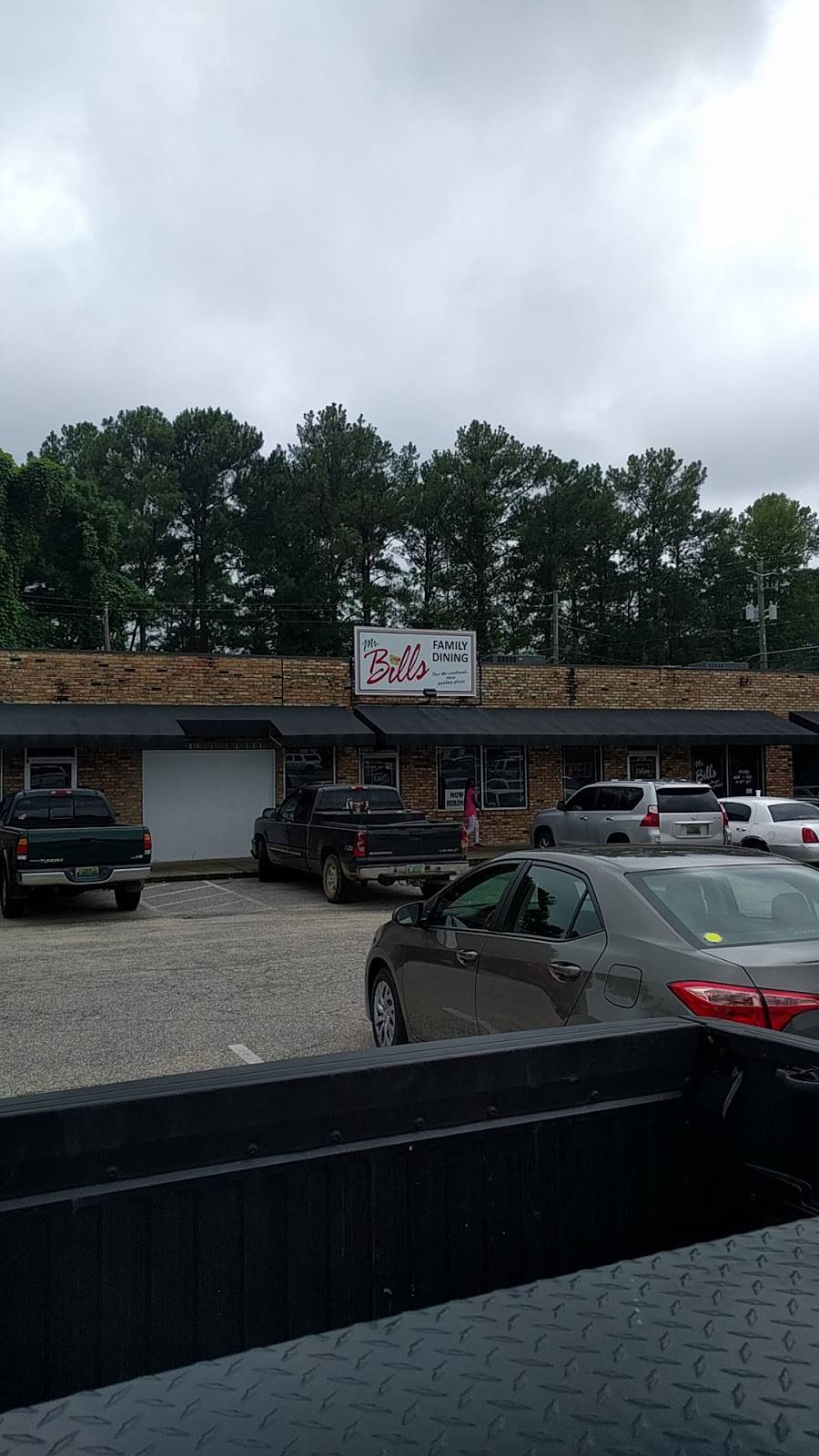 Mr. Bills Southern Diner | restaurant | 2715 McFarland Blvd, Northport, AL 35476, USA | 2053339312 OR +1 205-333-9312