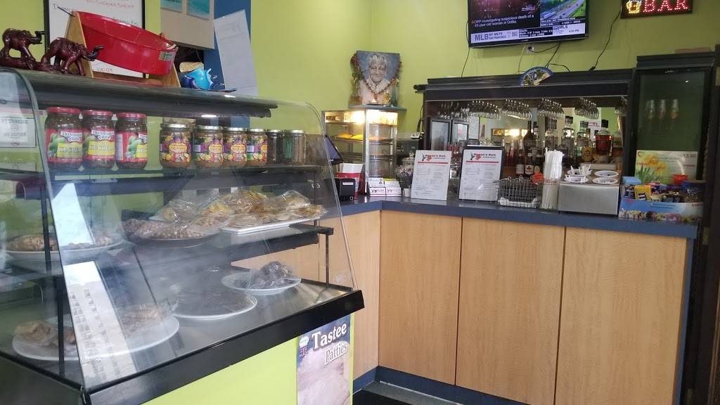 Ranees Roti & Caribbean Cuisine | restaurant | 579 Kerr St, Oakville, ON L6K 3E1, Canada | 9058422111 OR +1 905-842-2111