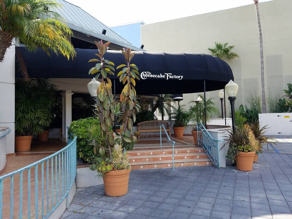 The Cheesecake Factory | restaurant | 605 N Harbor Dr, Redondo Beach, CA 90277, USA | 3103760466 OR +1 310-376-0466