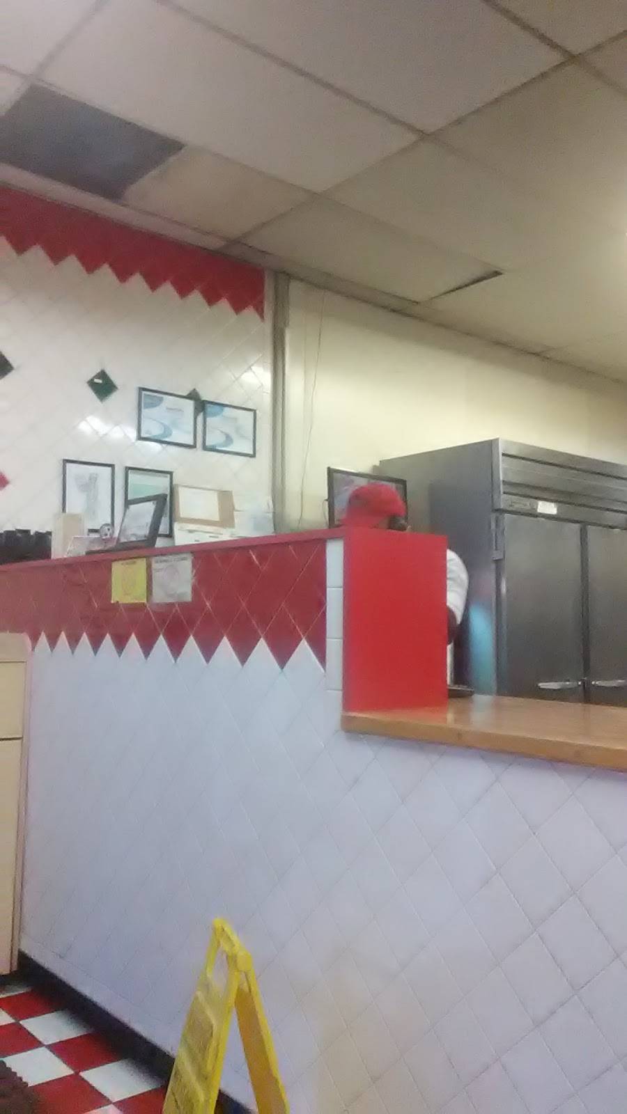 Captain Tonys Pizza & Pasta | restaurant | 135 E Ave. J, Lancaster, CA 93535, USA | 6619423000 OR +1 661-942-3000