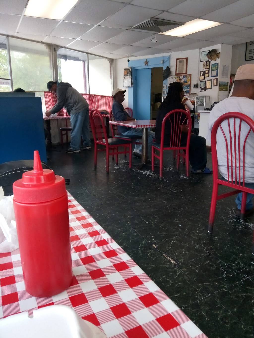 Fish House II | restaurant | 3467 Napier Ave, Macon, GA 31204, USA | 4784751391 OR +1 478-475-1391