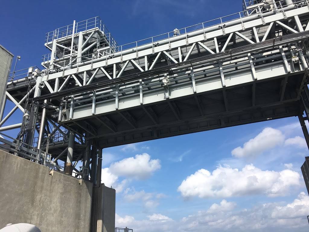 Captain dREs Crabbin Experience | restaurant | 2471 Paris Rd, New Orleans, LA 70129, USA | 5043399072 OR +1 504-339-9072