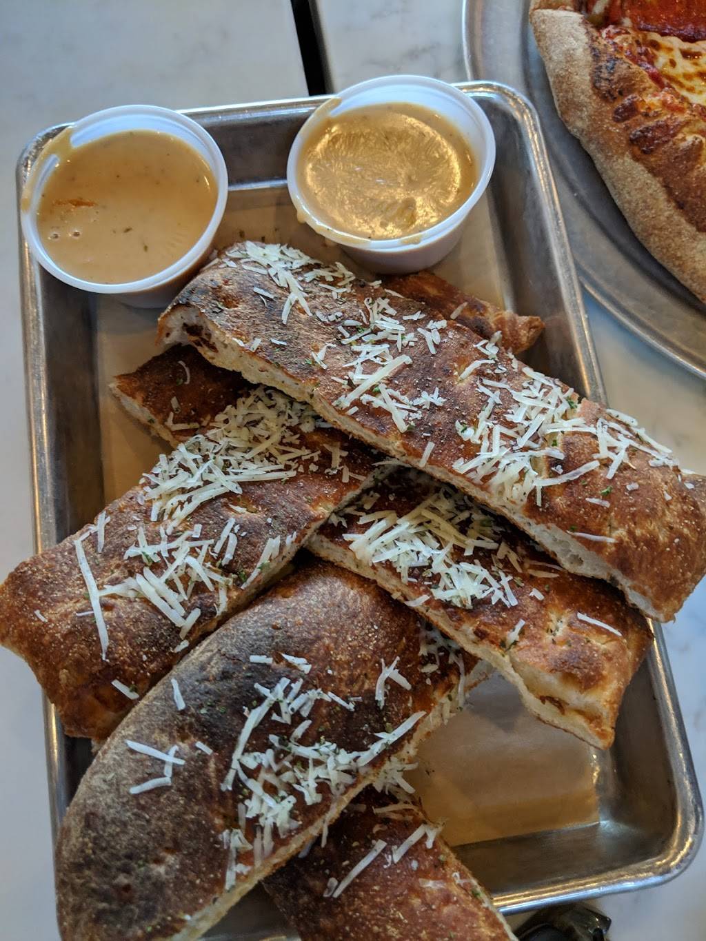 Pinthouse Pizza | restaurant | 2800 Hoppe Trail, Round Rock, TX 78681, USA | 5127170869 OR +1 512-717-0869