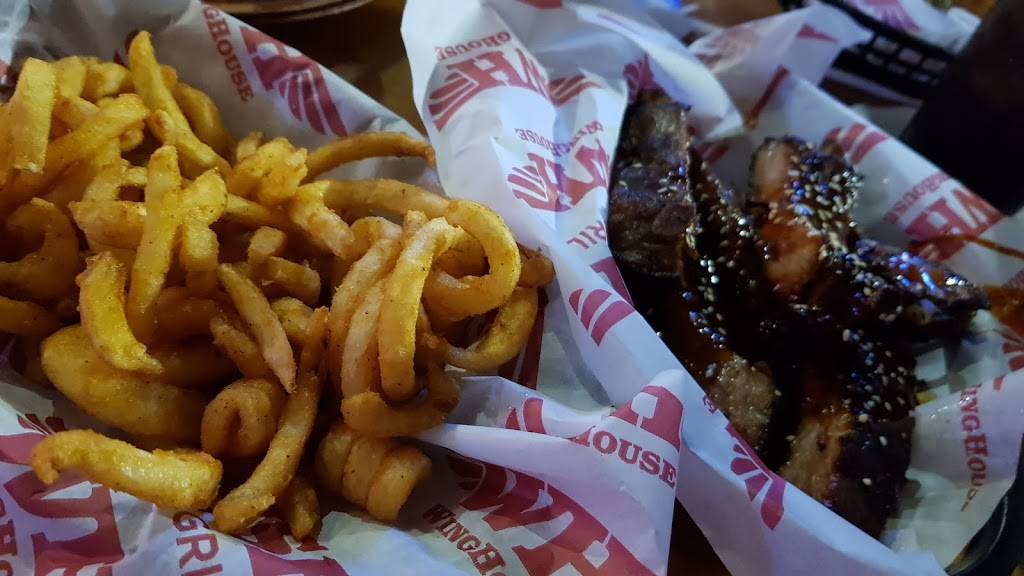 The WingHouse of Gainesville | restaurant | 3857 SW Archer Rd, Gainesville, FL 32608, USA | 3523729464 OR +1 352-372-9464