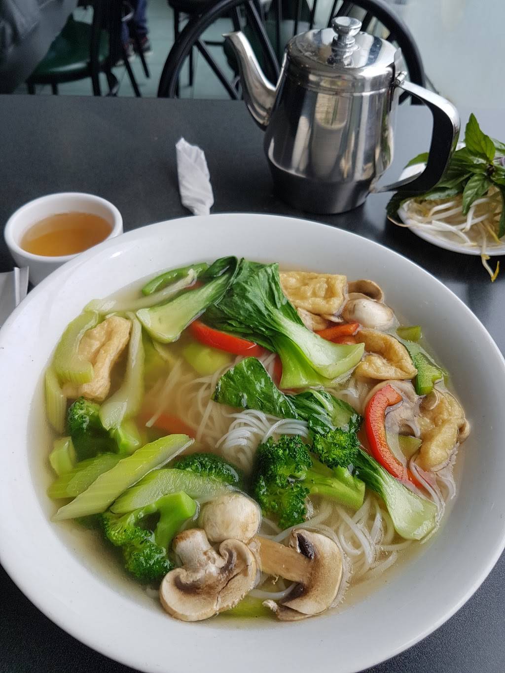 Pho Dau Bo Restaurant | restaurant | 1125 Dundas St E, Mississauga, ON L4Y 2C3, Canada | 9052819878 OR +1 905-281-9878
