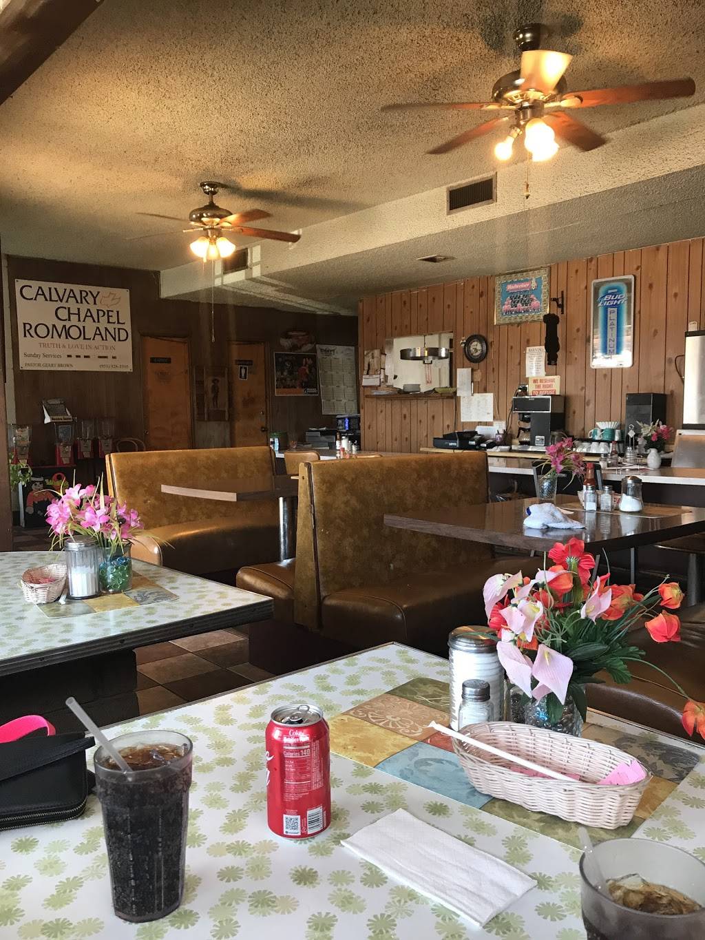 Annies Restaurant | restaurant | 27666 CA-74, Romoland, CA 92585, USA | 9519280217 OR +1 951-928-0217