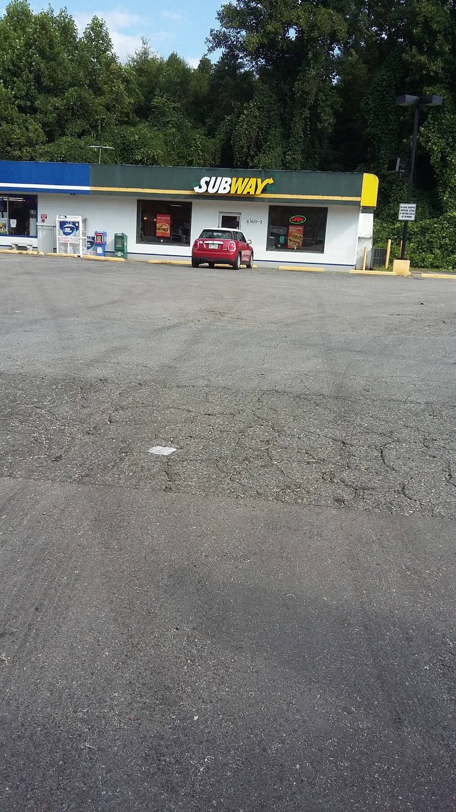 Subway | restaurant | 4560-1 W Pine St, Mt Airy, NC 27030, USA | 3363525555 OR +1 336-352-5555