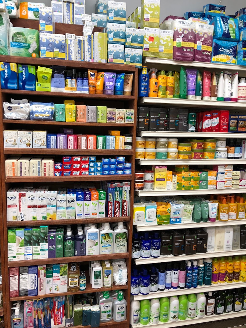 BROOKLYN BORN MINI MARKET | restaurant | 1426 Bedford Ave, Brooklyn, NY 11216, USA | 7186228300 OR +1 718-622-8300