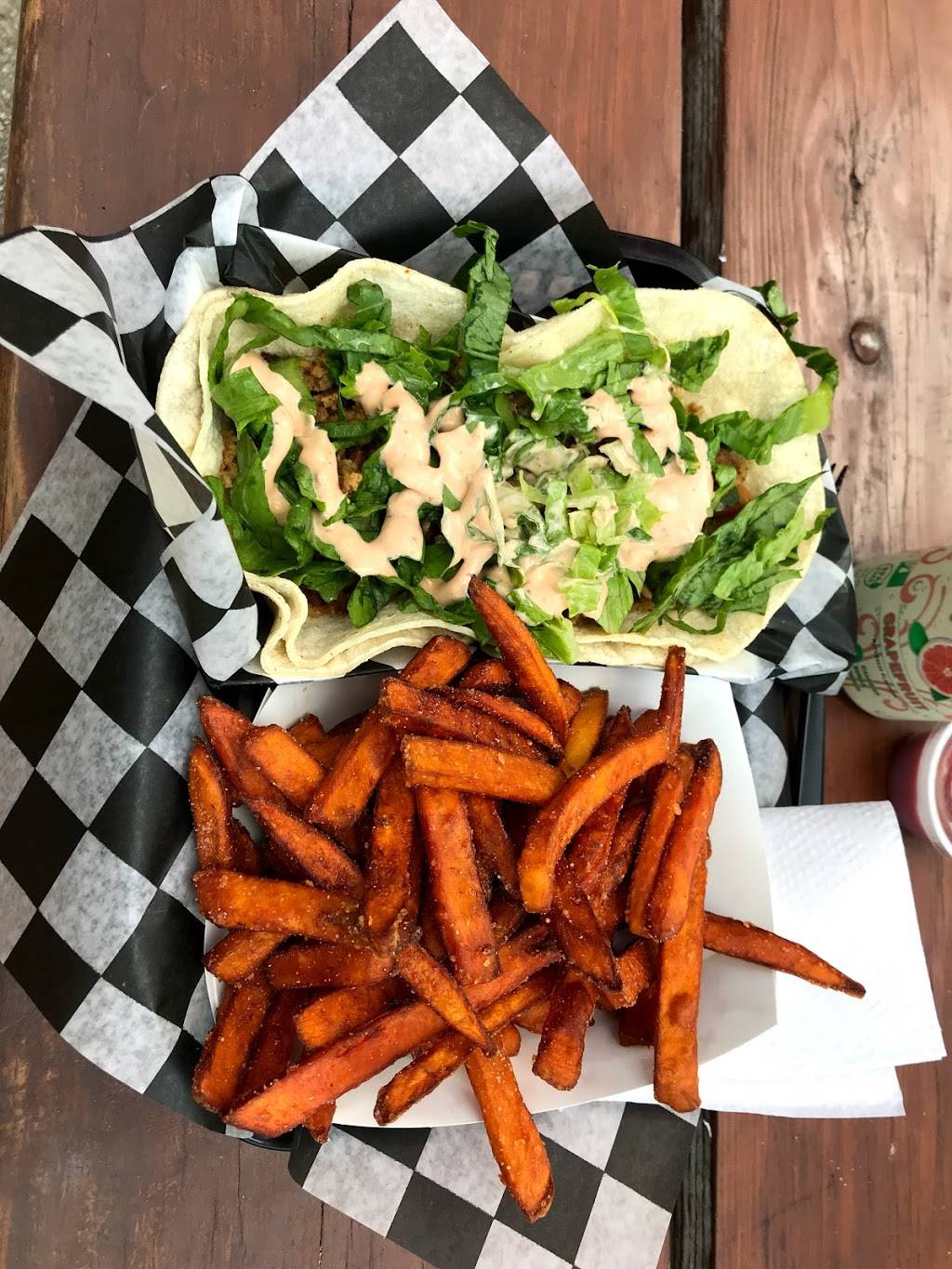 Arlos | restaurant | 900 Red River, Austin, TX 78702, USA | 5128401600 OR +1 512-840-1600