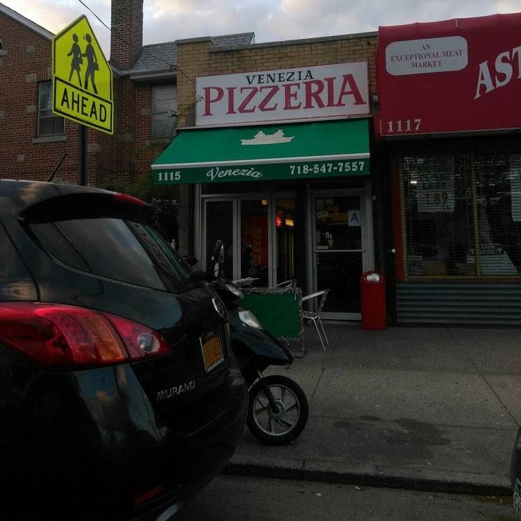 Venezia Pizzeria | restaurant | 1115 Astor Ave, Bronx, NY 10469, USA | 7185477557 OR +1 718-547-7557