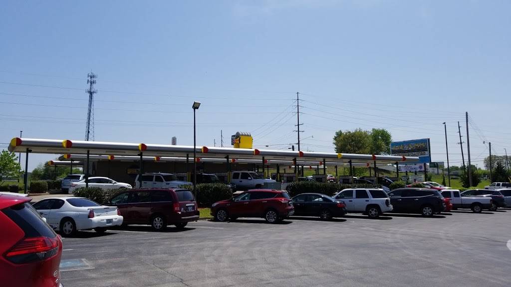 Sonic Drive-In | restaurant | Roger Wells Blvd, 200 North St, Glasgow, KY 42141, United States | 2706515422 OR +1 270-651-5422