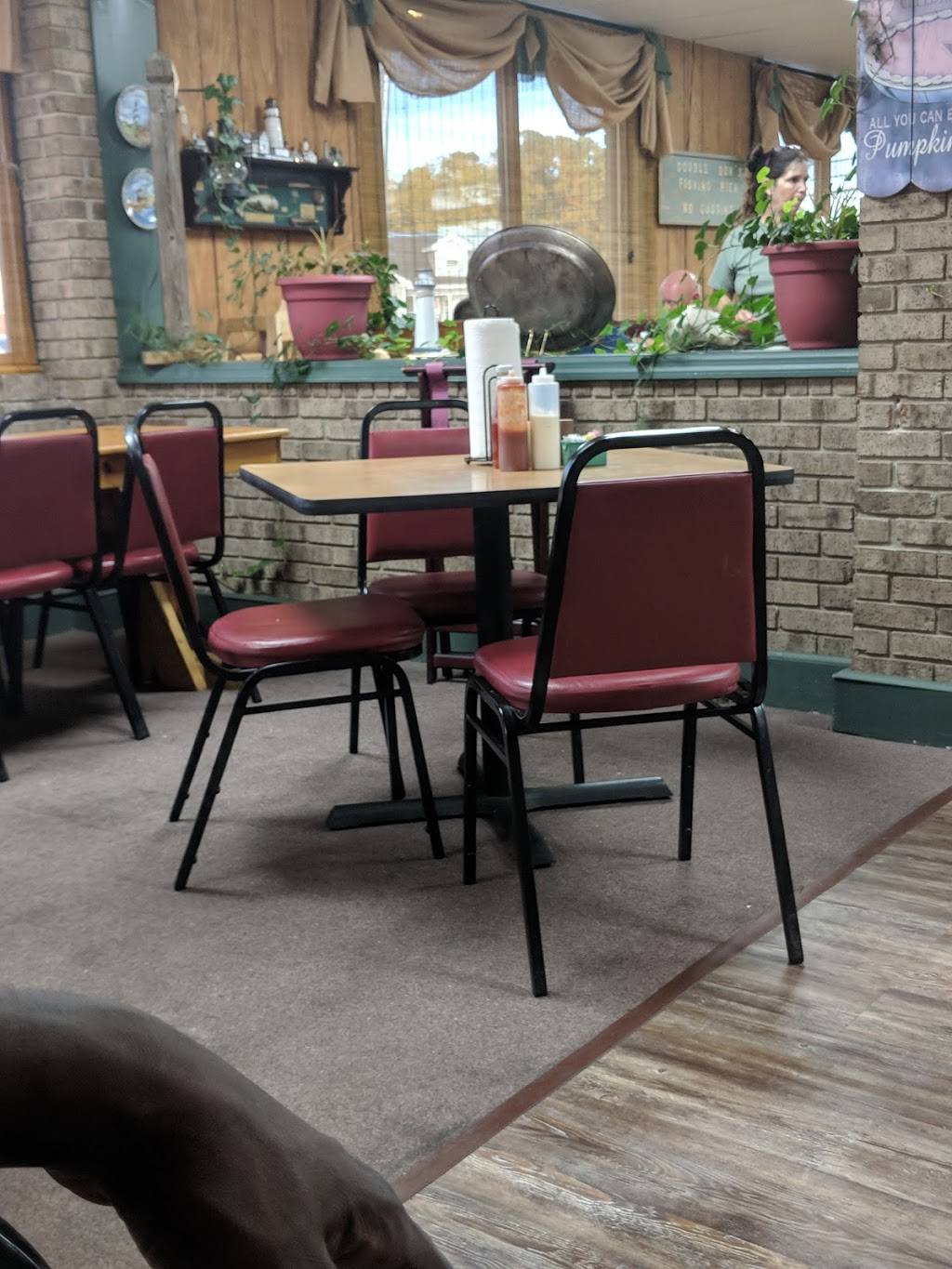 Marks Seafood n Steak House | restaurant | 1328 S Madison St, Whiteville, NC 28472, USA | 9106419000 OR +1 910-641-9000