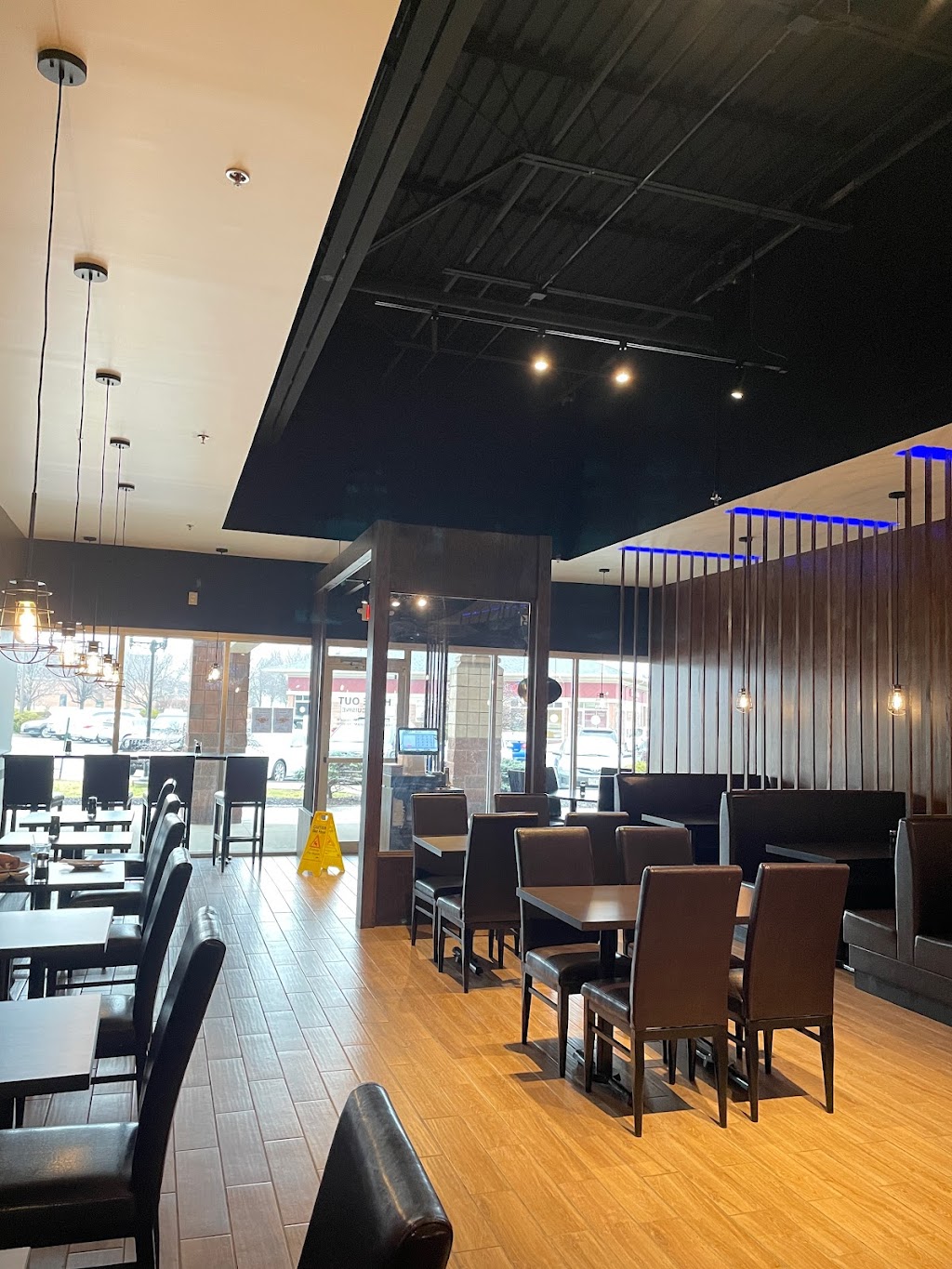 Hyde Out Uniontown | restaurant | 1840 Town Park Blvd suite l, Uniontown, OH 44685, USA | 3305634355 OR +1 330-563-4355