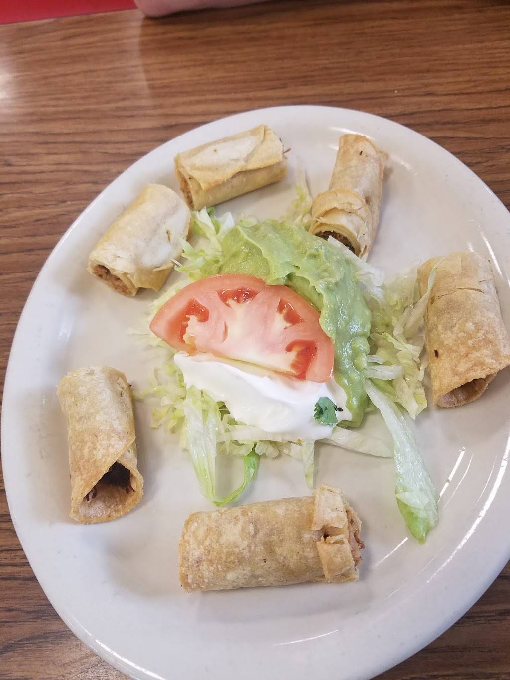 La Esquinita Mexican Restaurant & Meat Market | restaurant | 14624 Shepherd Rd, Atascosa, TX 78002, USA | 2106224100 OR +1 210-622-4100