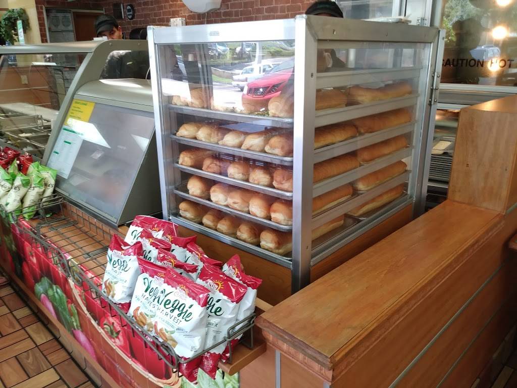 Subway Restaurants | restaurant | 2276 Griffin Rd, Lakeland, FL 33810, USA | 8638162866 OR +1 863-816-2866