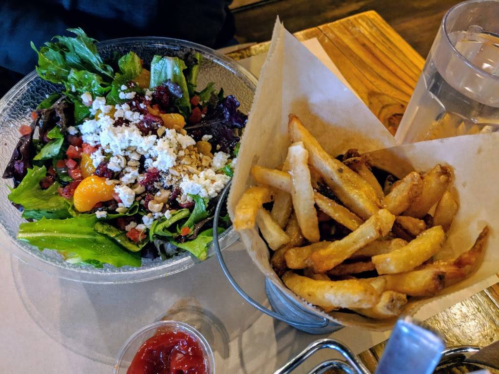 Farm Burger Marin | restaurant | 882 Sir Francis Drake Blvd, San Anselmo, CA 94960, USA | 4157854802 OR +1 415-785-4802