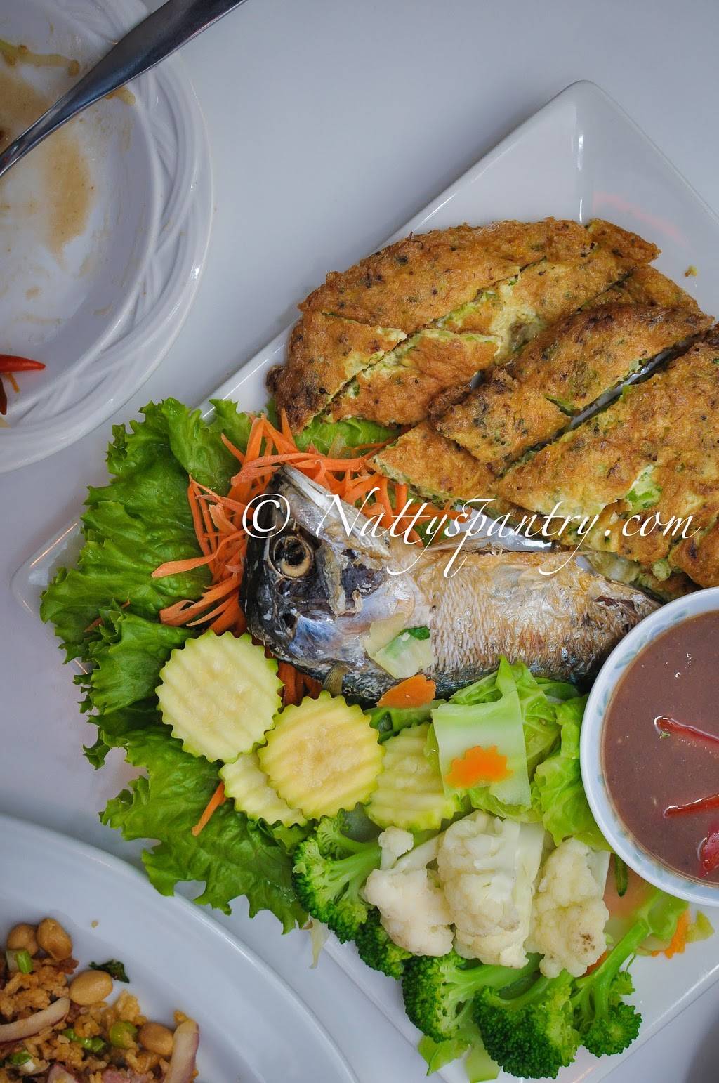 tom yum cafe | restaurant | 608 W Barry Ave, Chicago, IL 60657, USA | 7732705646 OR +1 773-270-5646