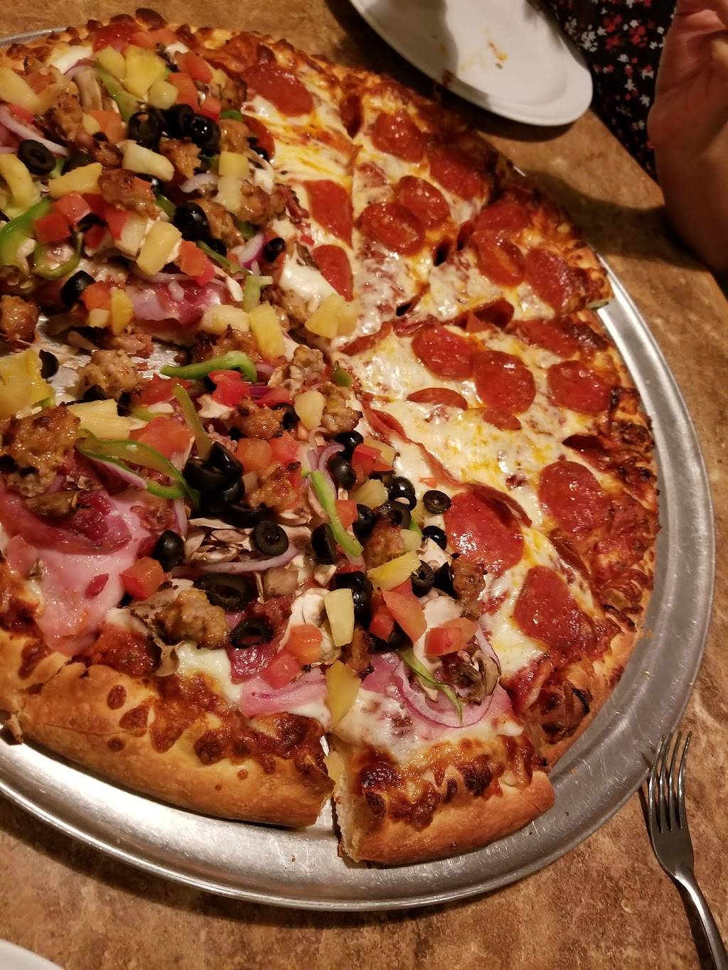 Upper Crust Pizza | restaurant | 1330 E Vista Way, Vista, CA 92084, USA | 7609410081 OR +1 760-941-0081