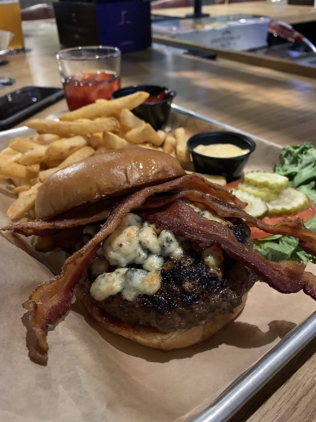 UnderPin Lanes N Lounge | night club | 127 W Main St, Spartanburg, SC 29306, USA | 8647072181 OR +1 864-707-2181