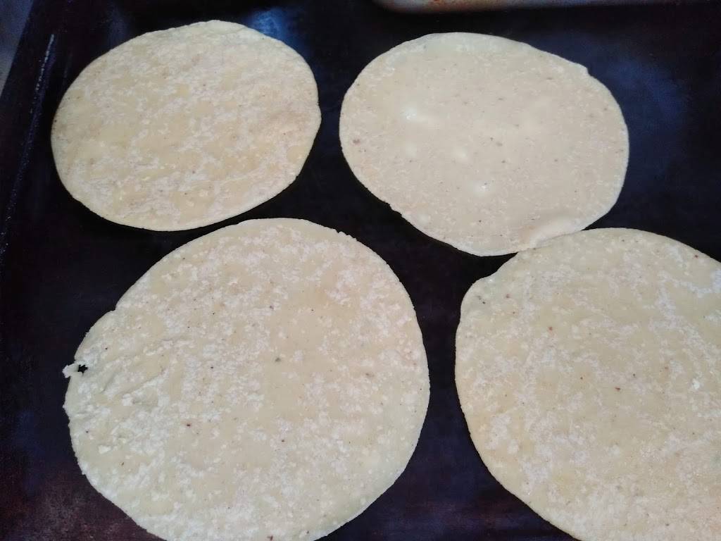 Mariscos la isla x | restaurant | 3807 National Ave, San Diego, CA 92113, USA | 6193798399 OR +1 619-379-8399