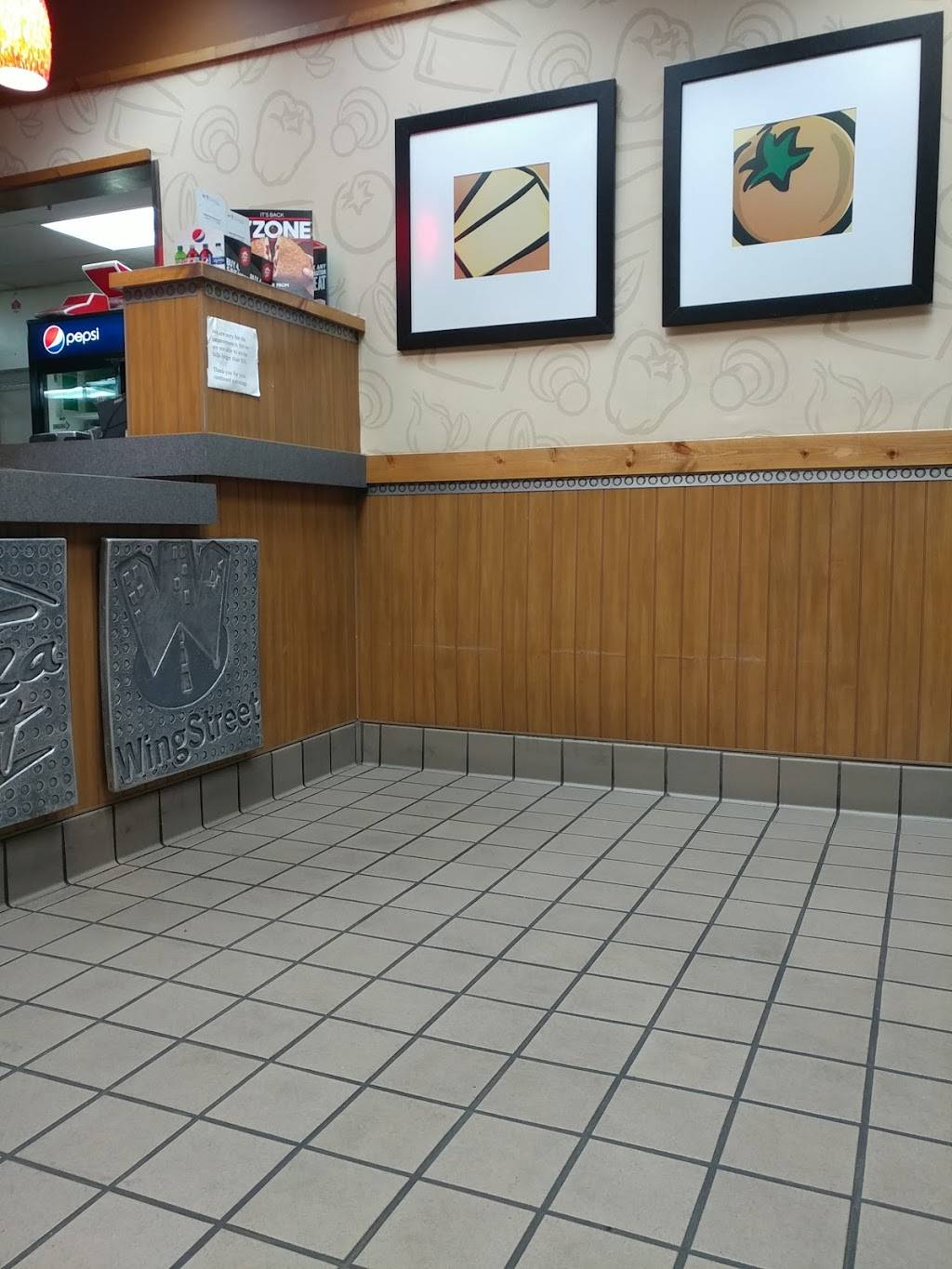 Pizza Hut | meal delivery | 2639 E Broadway Rd Ste 104, Mesa, AZ 85204, USA | 4804613700 OR +1 480-461-3700