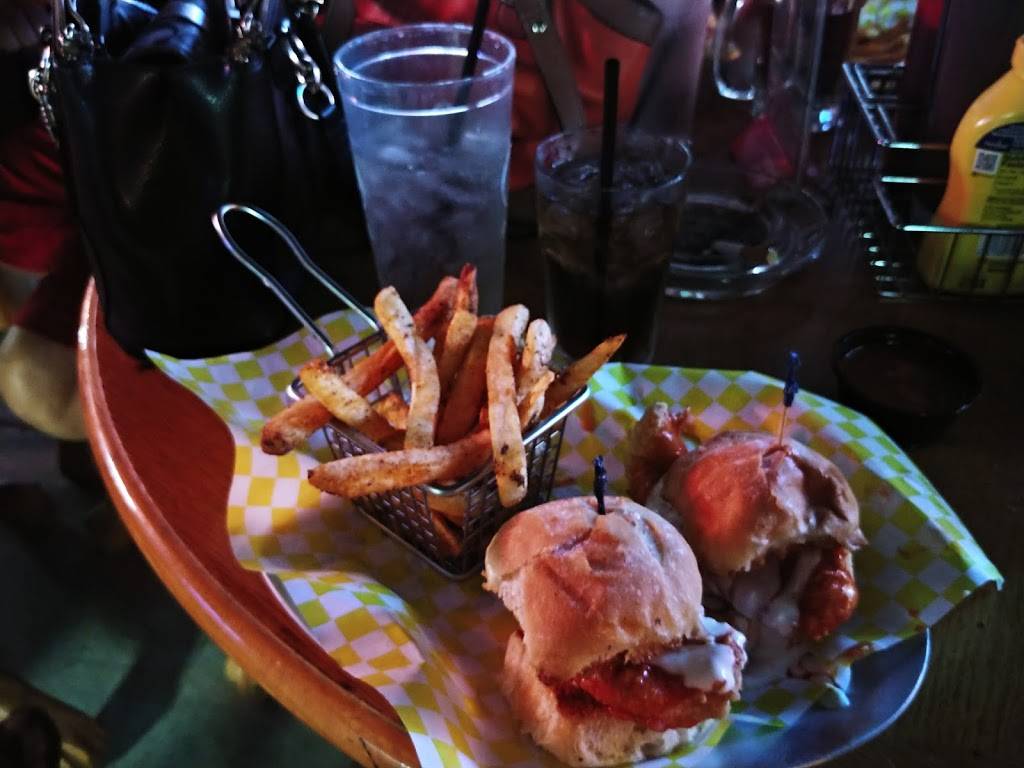 Sportscasters Bar & Grill | restaurant | 2655 E Bay Dr, Largo, FL 33771, USA | 7275238768 OR +1 727-523-8768