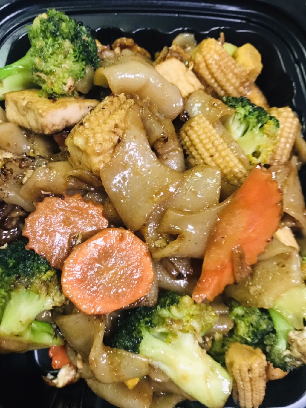 Similan Thai & Sushi Restaurant | restaurant | 1123 W Granville Ave, Chicago, IL 60660, USA | 7737618500 OR +1 773-761-8500