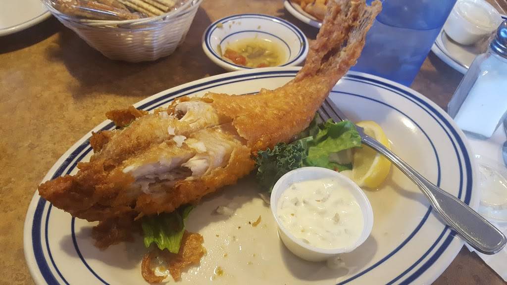 Country Junction Restaurant | restaurant | 1669 Willard Dr, Freeport, IL 61032, USA | 8152357197 OR +1 815-235-7197