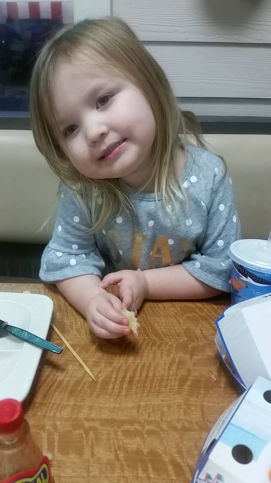 Captain Ds | restaurant | 35 Walters Pl, House Springs, MO 63051, USA | 6366713311 OR +1 636-671-3311