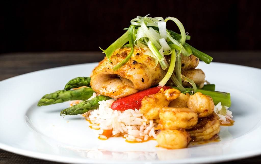 Quai St-Raymond | restaurant | 60 Boulevard Saint-Raymond, Gatineau, QC J8Y 1S1, Canada | 8197770924 OR +1 819-777-0924